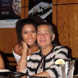 Meet your Posher, Macy